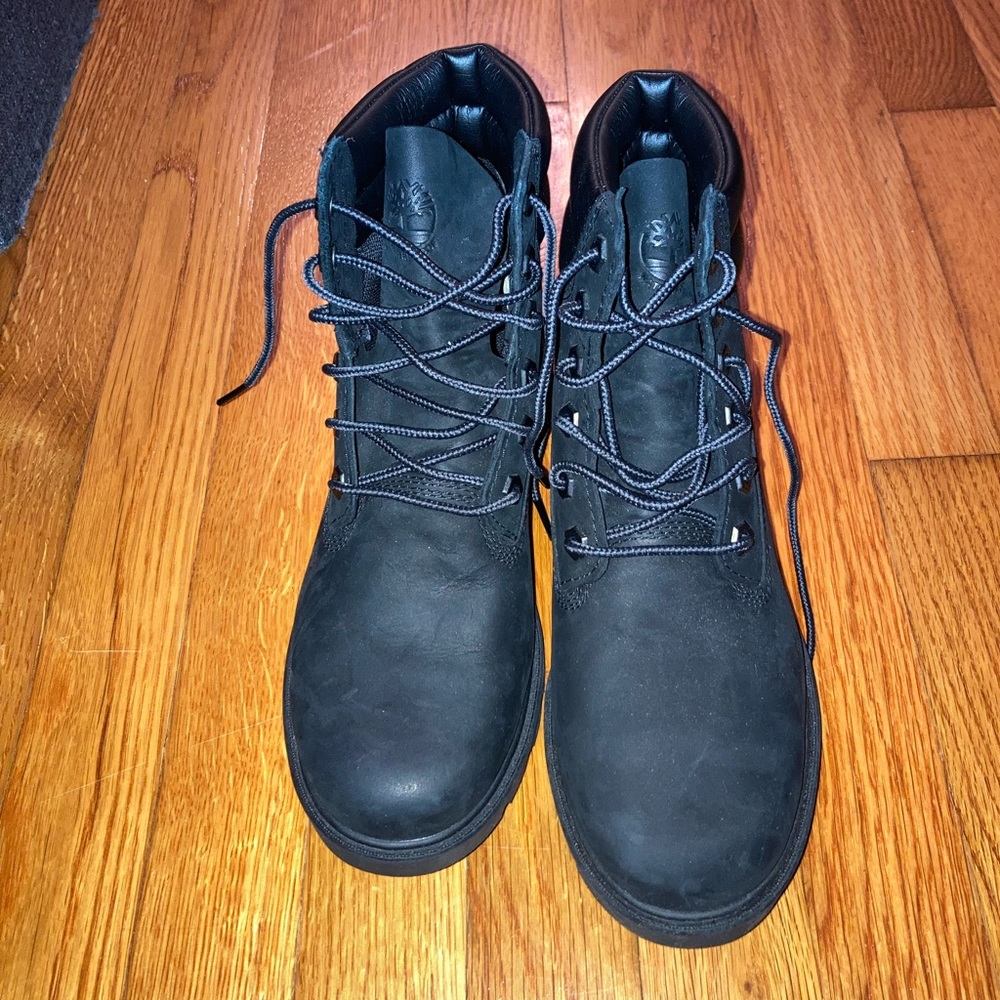 NWOT black Timberlands